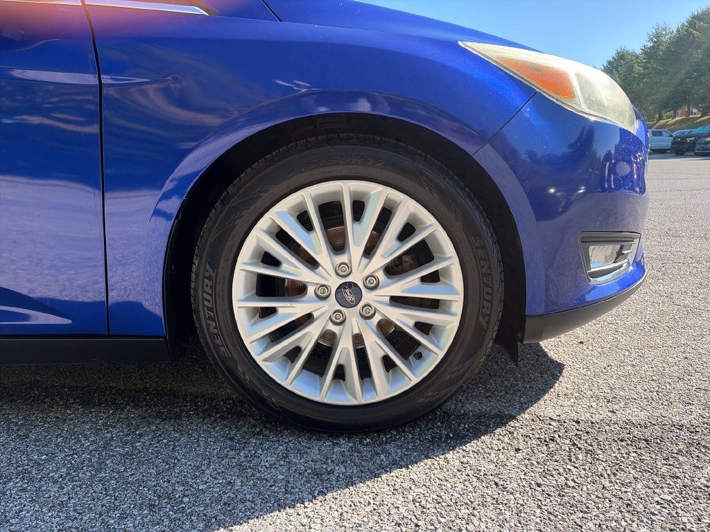 Used 2015 Ford Focus Titanium FWD image 42