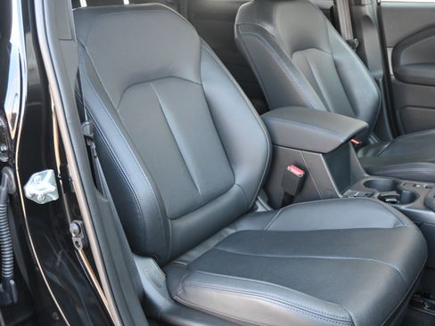 Used 2025 Subaru Forester Limited w/ Popular Package #2 image 34