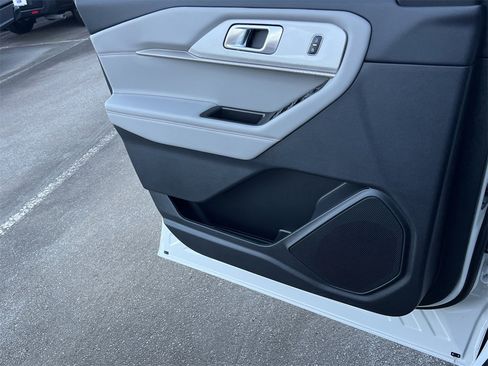 New 2026 Ford Explorer Active w/ Active Comfort Package image 14