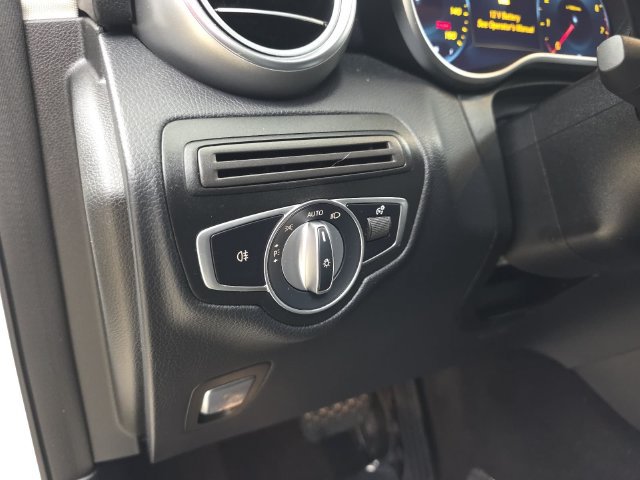 Used 2022 Mercedes-Benz GLC 300 4MATIC image 38