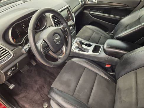 Used 2018 Jeep Grand Cherokee Altitude AWD/4WD image 2