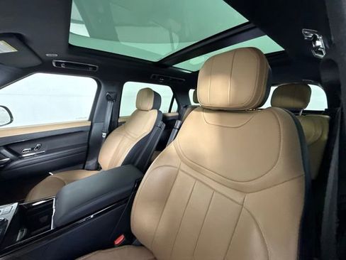 Used 2023 Land Rover Range Rover Sport SE Dynamic image 5