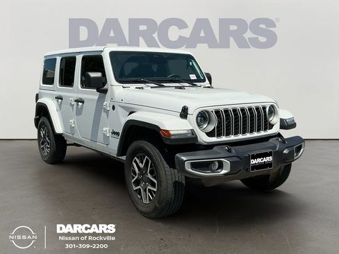 Used 2025 Jeep Wrangler Unlimited Sahara AWD/4WD image 1