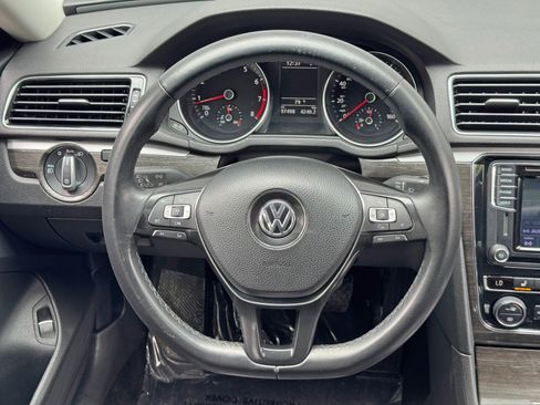 Used 2016 Volkswagen Passat 1.8T SE FWD image 20