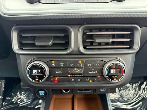 Certified 2022 Ford Maverick Lariat w/ Lariat Luxury Package image 30