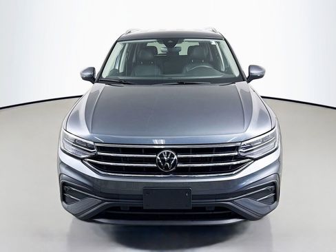 Certified 2024 Volkswagen Tiguan SE image 6