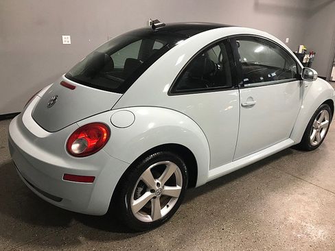 Used 2010 Volkswagen Beetle 2d Coupe Final Edition image 3
