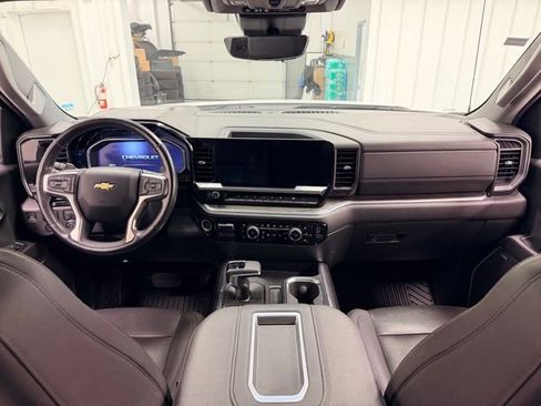 Certified 2022 Chevrolet Silverado 1500 LTZ w/ Technology Package AWD/4WD image 21