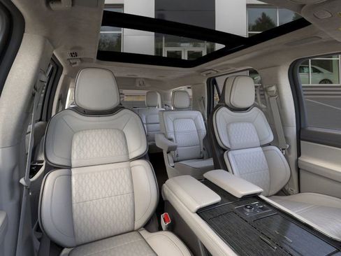 New 2024 Lincoln Navigator Black Label image 10
