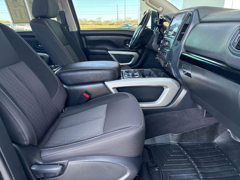Used 2023 Nissan Titan SV w/ SV Convenience Package image 13