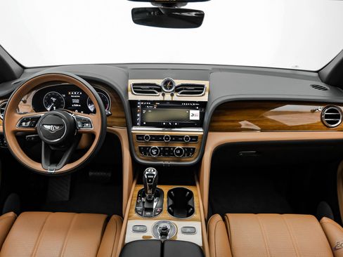 Used 2023 Bentley Bentayga Extended Wheelbase AWD/4WD image 29