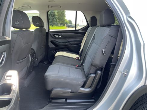 Used 2021 Chevrolet Traverse LS AWD/4WD image 21
