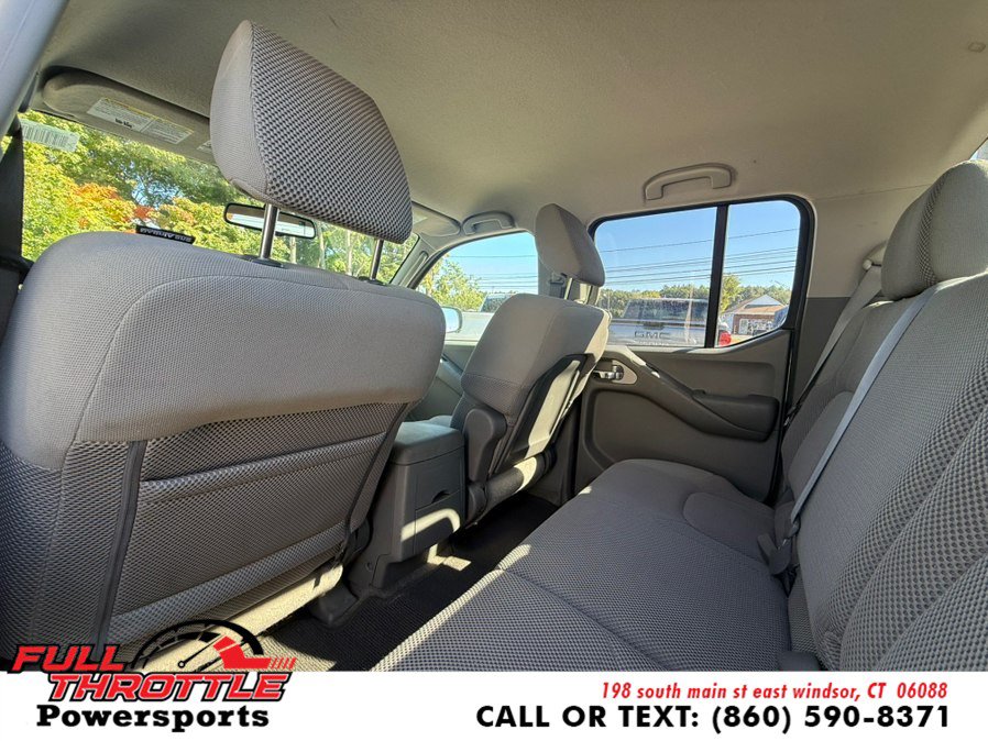 Used 2011 Nissan Frontier SV w/ SV Premium Utility Pkg AWD/4WD image 19