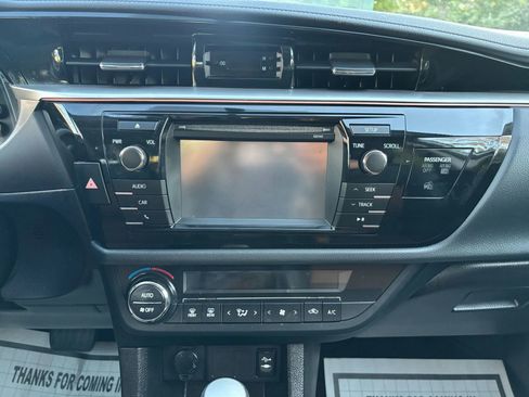 Used 2015 Toyota Corolla S image 14