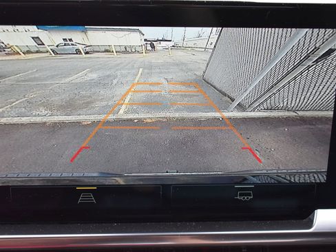 Used 2023 Chevrolet Silverado 1500 LT image 24