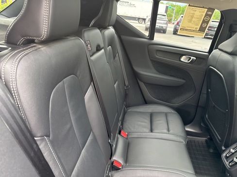 Certified 2023 Volvo XC40 B5 Plus w/ Climate Package AWD/4WD image 40