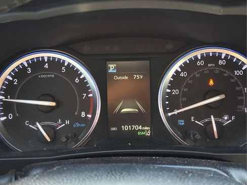 Used 2019 Toyota Highlander XLE image 30