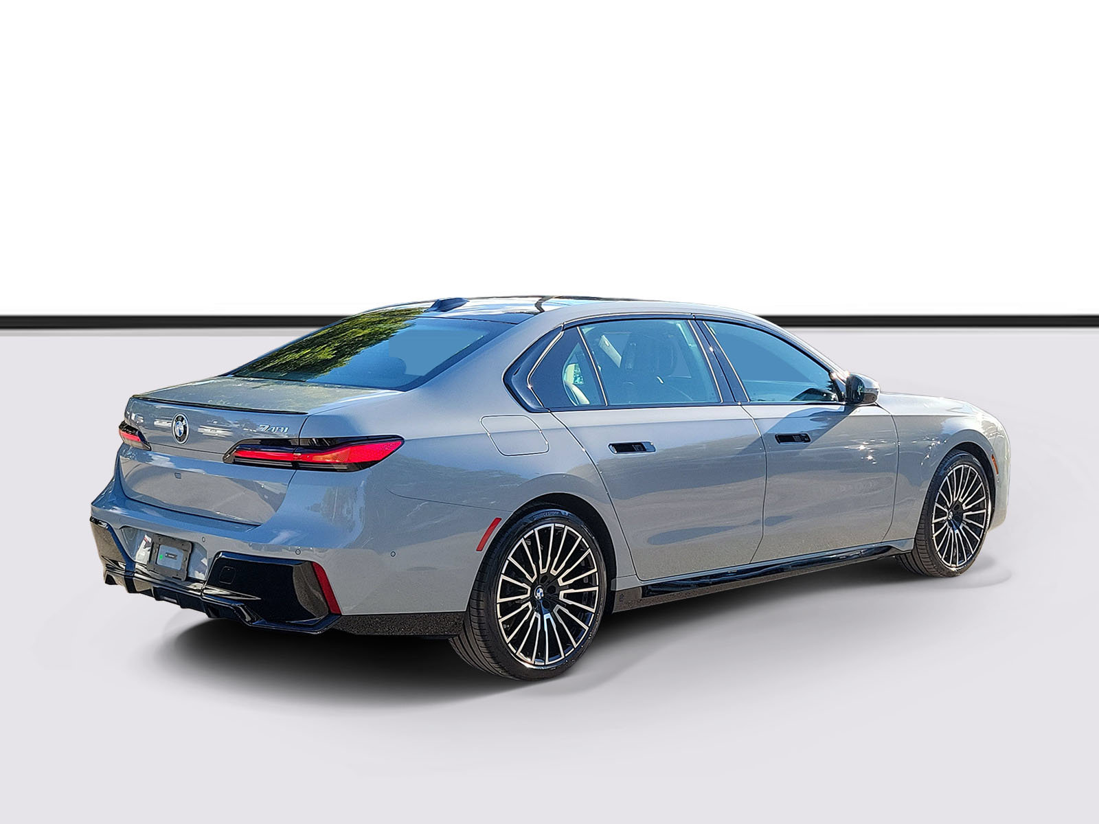 Used 2026 BMW 740i w/ Executive Package RWD image 2