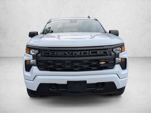 Used 2024 Chevrolet Silverado 1500 Custom image 2