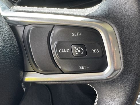 Used 2023 Jeep Wrangler Unlimited Sahara AWD/4WD image 23