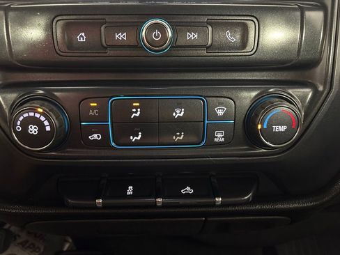 Used 2018 Chevrolet Silverado 1500 Custom w/ Custom Value Package AWD/4WD image 26