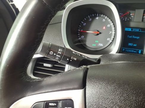 Used 2017 Chevrolet Equinox LT FWD image 19