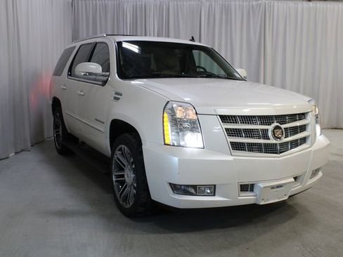 Used 2013 Cadillac Escalade Premium AWD/4WD image 36