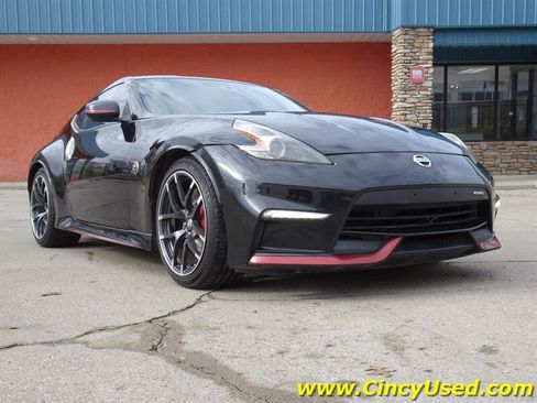 Used 2016 Nissan 370Z NISMO RWD image 4