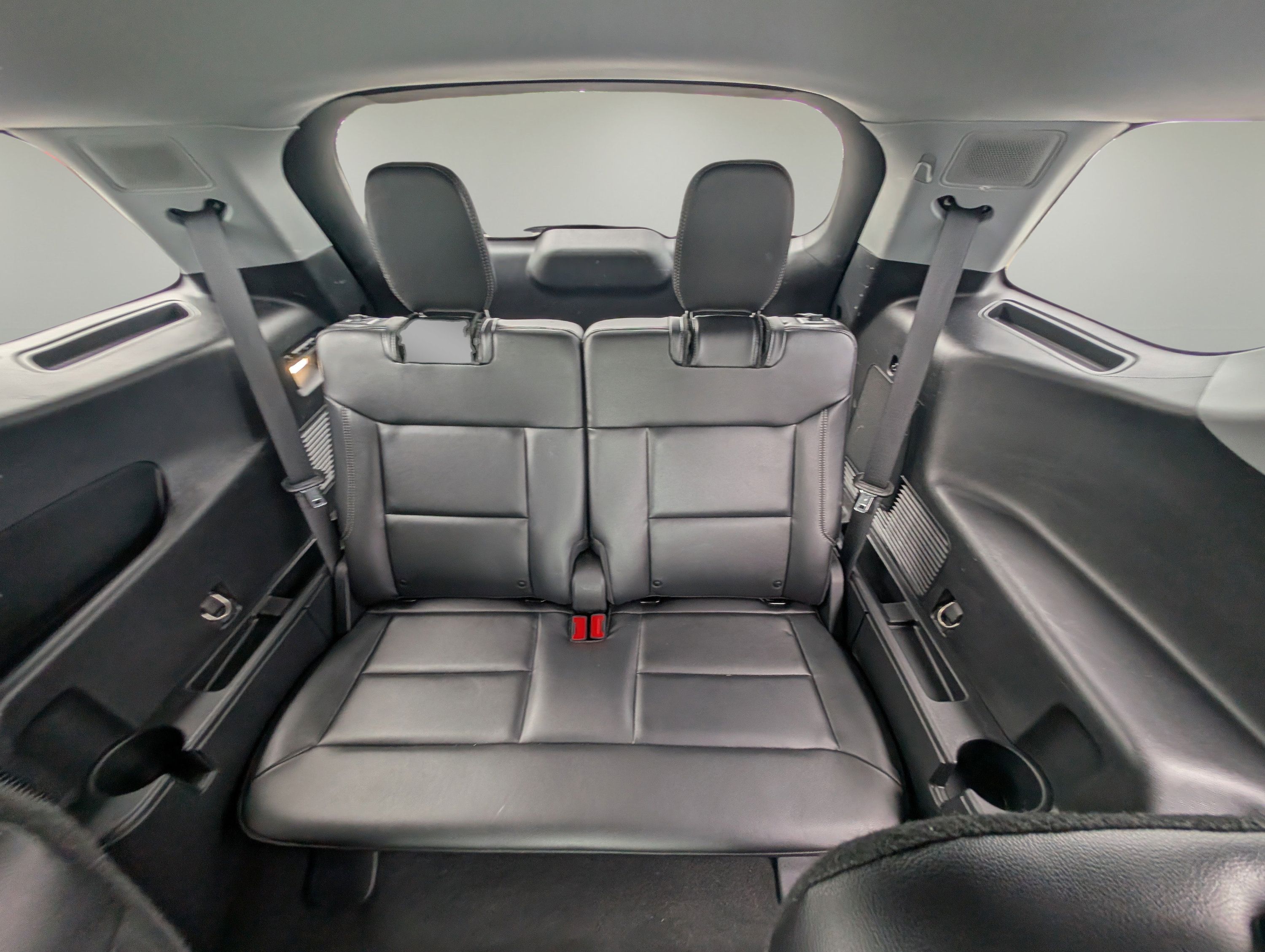 Used 2022 Ford Explorer Limited w/ Equipment Group 301A RWD image 12