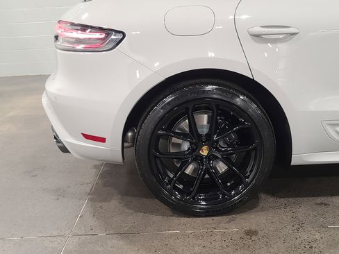 New 2026 Porsche Macan GTS image 36