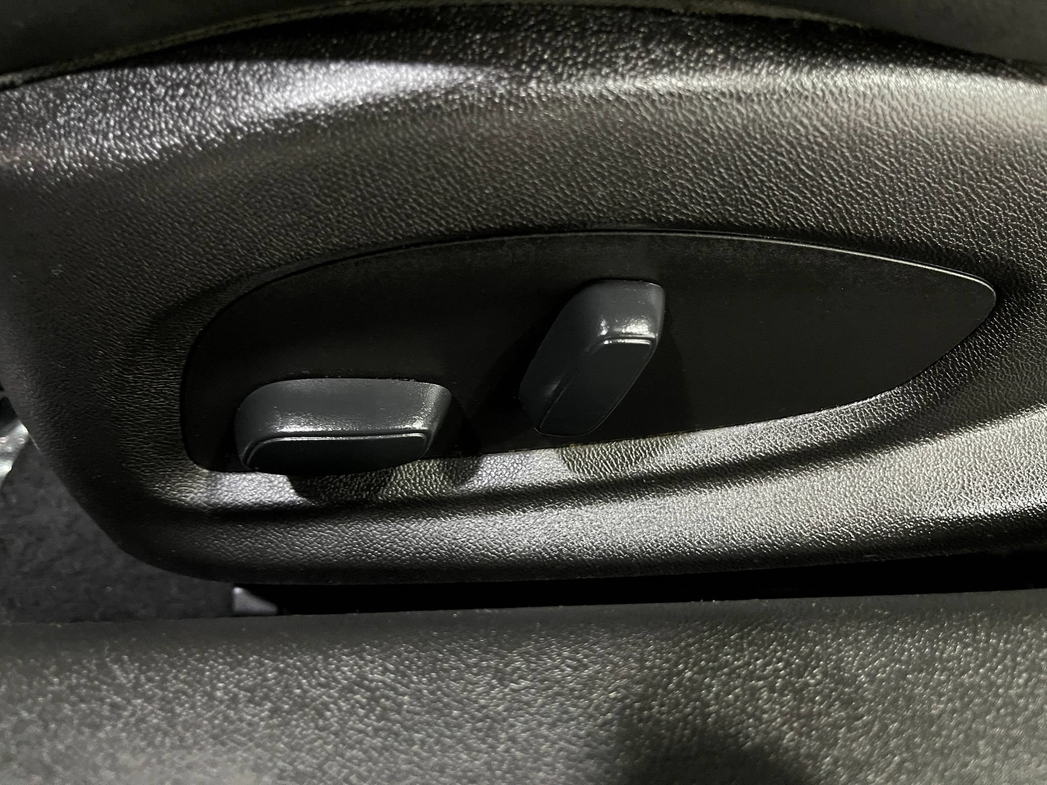 Used 2018 Chevrolet Camaro SS RWD image 14