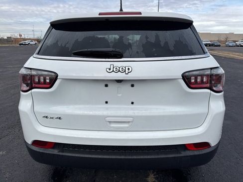 Used 2024 Jeep Compass Sport image 5