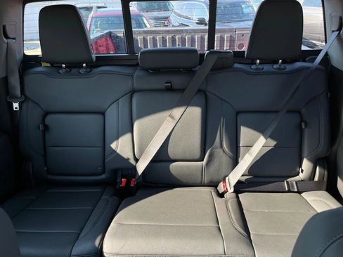 Used 2025 Chevrolet Silverado 1500 LT Trail Boss w/ Convenience Package II image 16