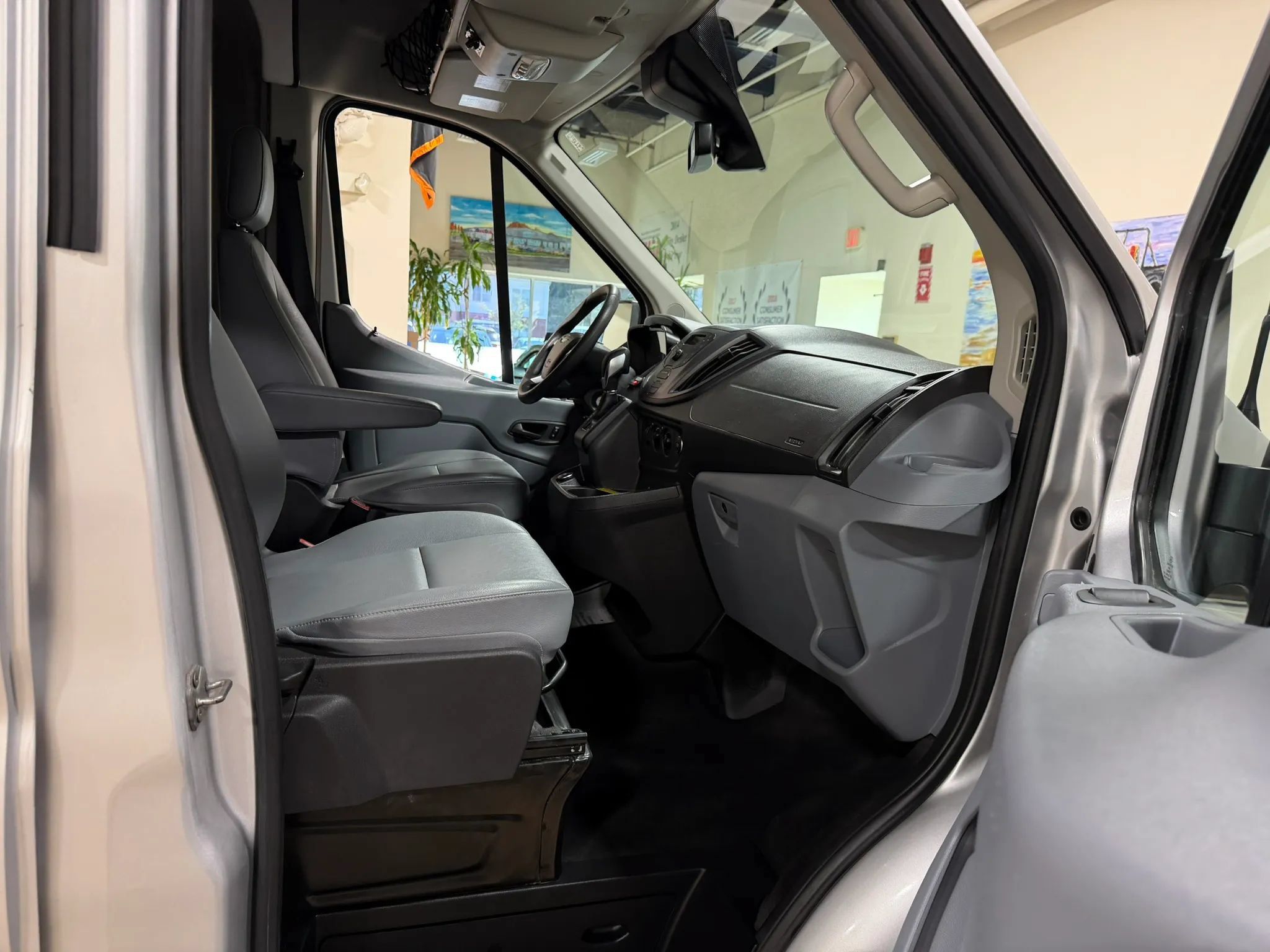 Used 2019 Ford Transit 250 148 Medium Roof RWD image 29