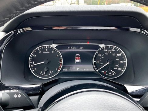 Used 2022 Nissan Pathfinder SV image 9