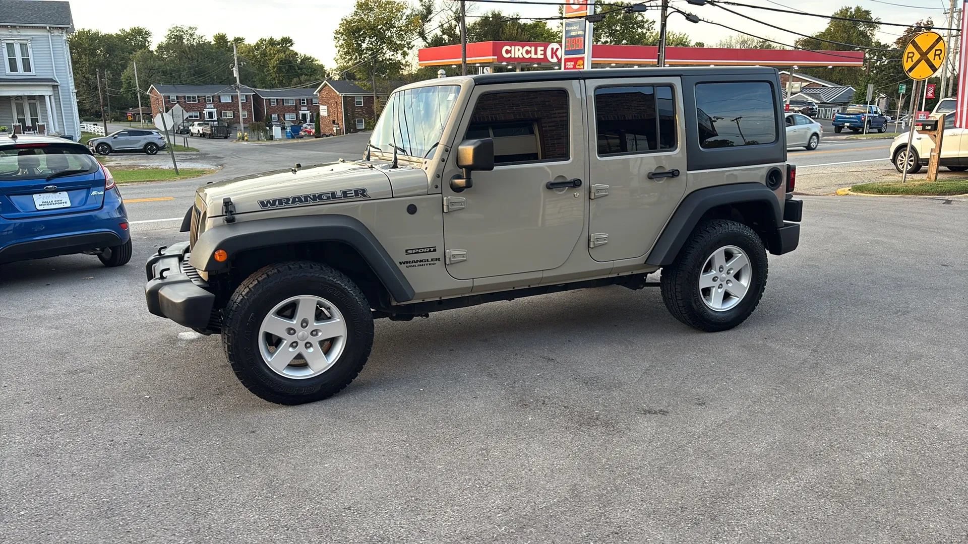 Used 2017 Jeep Wrangler Unlimited Sport w/ Quick Order Package 24S AWD/4WD image 6