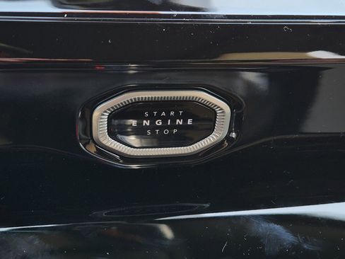 New 2026 Jeep Grand Cherokee L Limited w/ Luxury Tech Group II image 20