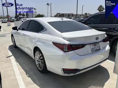 Used 2021 Lexus ES 300h w/ Luxury Package FWD image 12