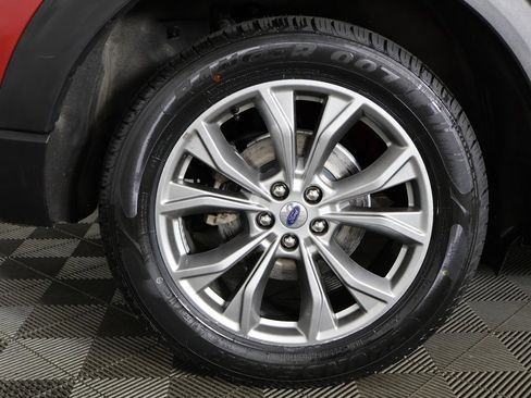 Used 2022 Ford Explorer XLT w/ Equipment Group 202A image 22