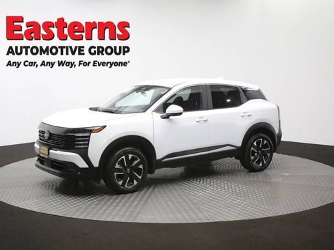 Used 2025 Nissan Kicks SV AWD/4WD image 57