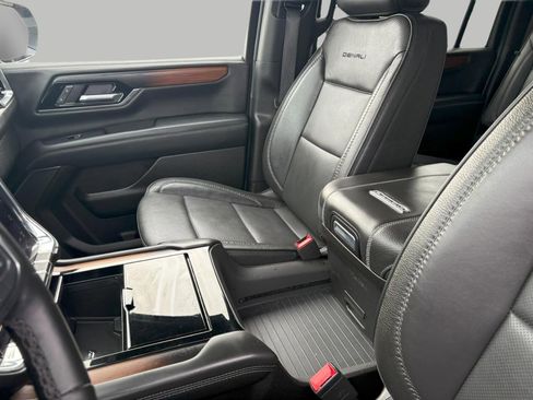 Certified 2025 GMC Yukon XL Denali image 22