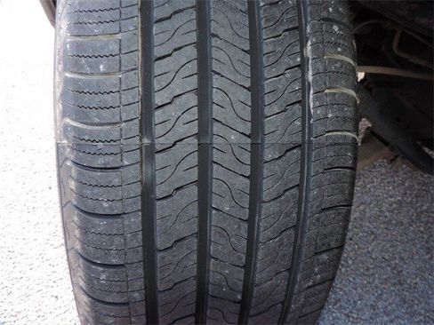 Used 2022 RAM 1500 Laramie w/ Sport Appearance Package image 10