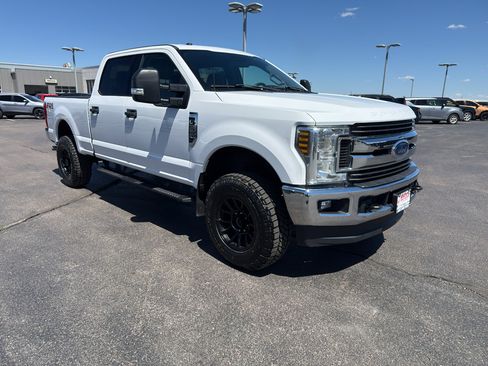 Used 2018 Ford F350 XLT w/ XLT Value Package AWD/4WD image 3