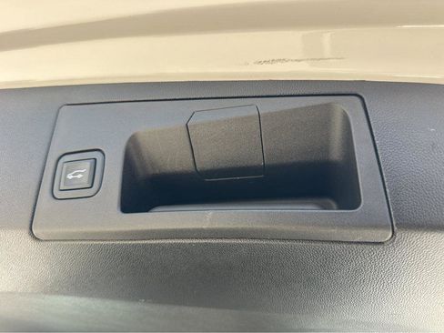Used 2024 Cadillac XT5 Premium Luxury FWD image 38