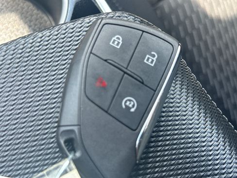 Used 2025 Chevrolet Equinox LT FWD image 35