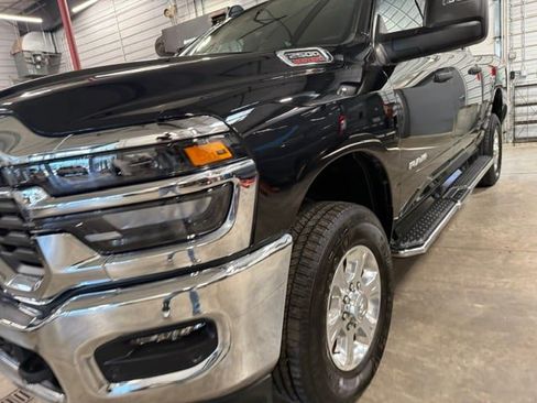 Certified 2026 RAM 2500 Big Horn AWD/4WD image 38