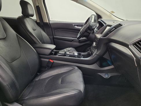 Used 2019 Ford Edge Titanium w/ Equipment Group 301A FWD image 21