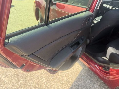 Used 2014 Subaru Impreza 2.0i AWD/4WD image 32