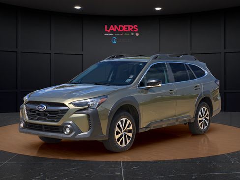 Used 2025 Subaru Outback Premium AWD/4WD image 1