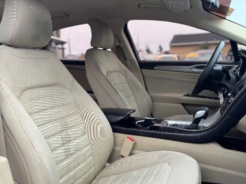 Used 2016 Ford Fusion SE image 8